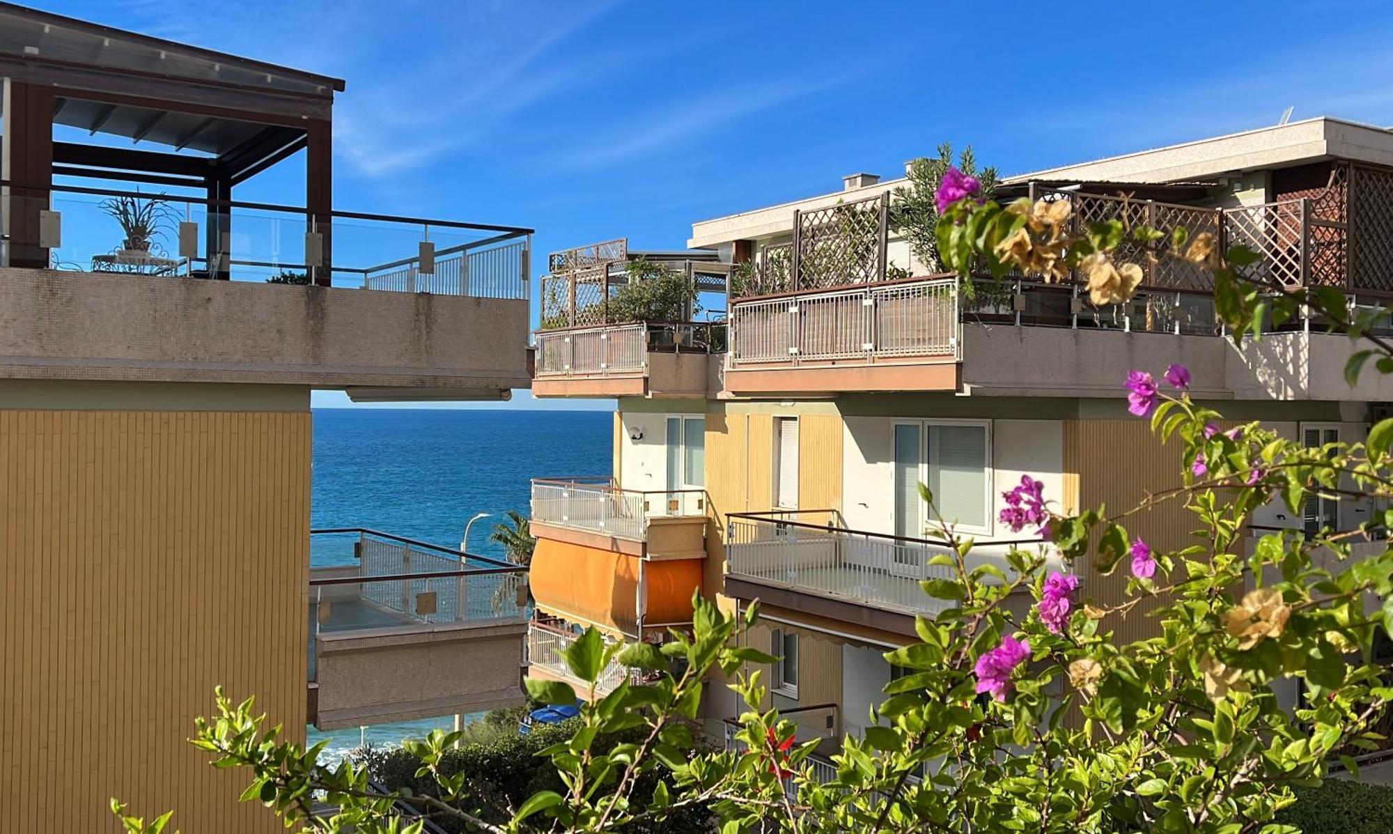 Tre Ponti Beach Apartment - Terrazzo Vista Mare Sanremo Eksteriør bilde