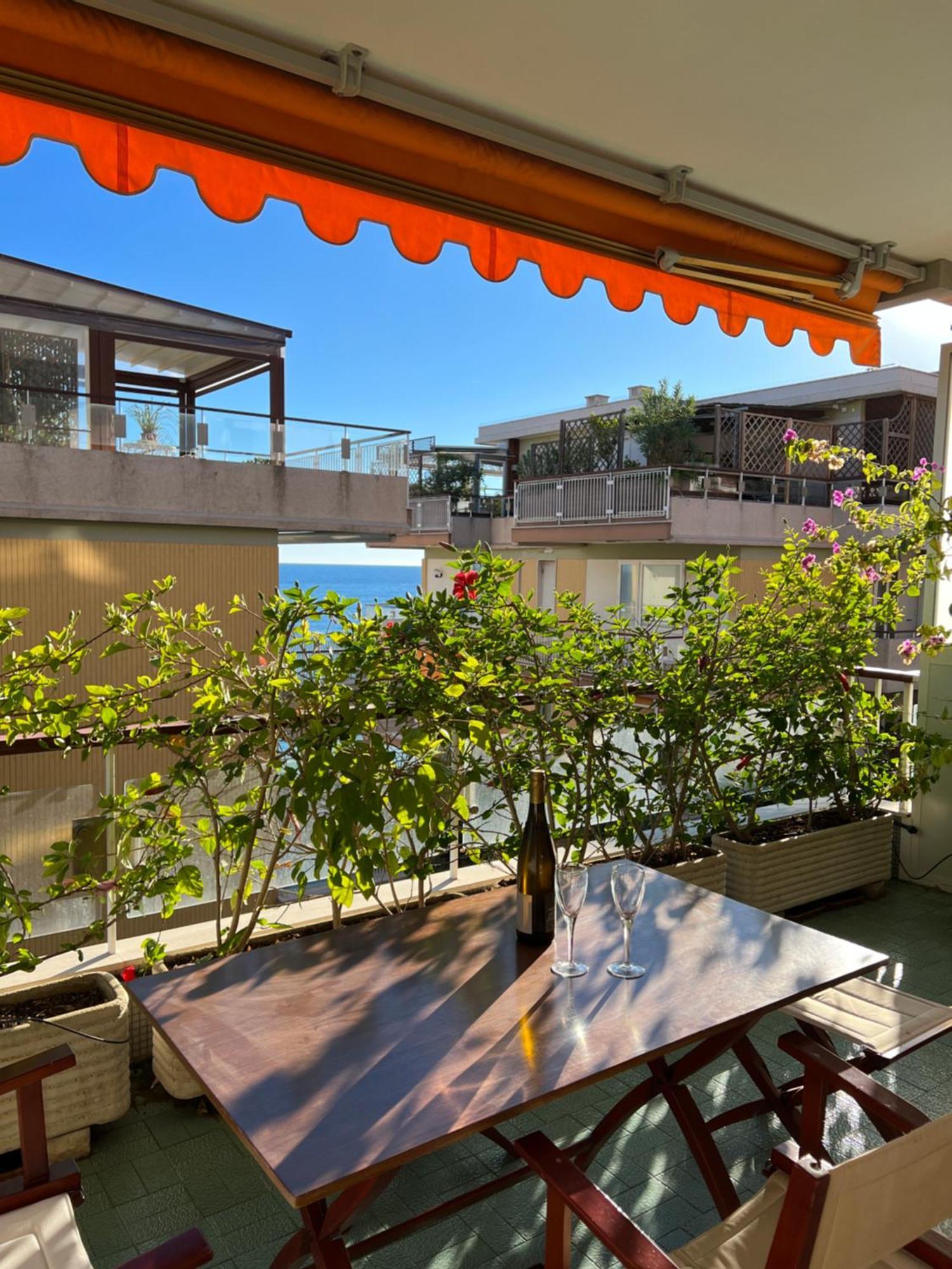 Tre Ponti Beach Apartment - Terrazzo Vista Mare Sanremo Eksteriør bilde